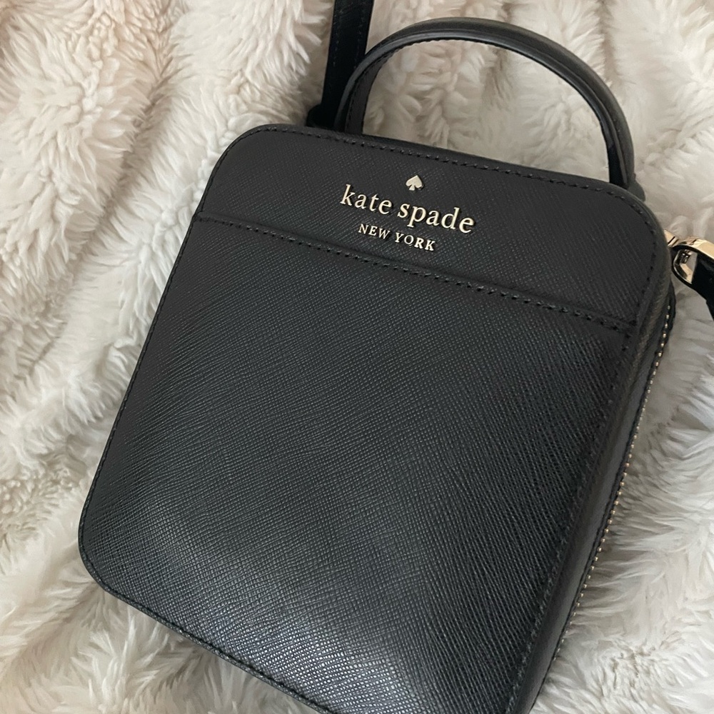 Kate Spade Elegant Black Crossbody Bag - Picture 2 of 7